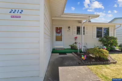 2212 Country Club Ter, Woodburn, OR 97071 - Photo 4