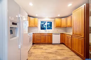 1060 Albert Dr SE, Salem, OR 97302 - Photo 16