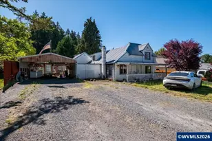 110 8th Ave, Sweet Home, OR 97386 - Photo 2