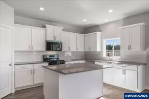 237 NW Newcastle St, Dallas, OR 97338 - Photo 8