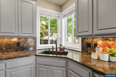 592 Sussex Av SE, Salem, OR 97306 - Photo 14