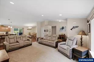 38712 River Dr, Lebanon, OR 97355 - Photo 8