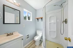 32140 Tangent Dr, Tangent, OR 97389 - Photo 32