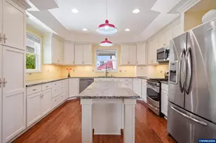 32140 Tangent Dr, Tangent, OR 97389 - Photo 4