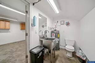 32140 Tangent Dr, Tangent, OR 97389 - Photo 40