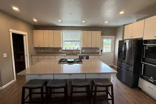38053 Robinson Dr, Scio, OR 97374 - Photo 8
