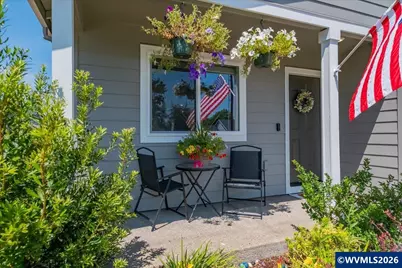 537 Russell Dr, Lebanon, OR 97355 - Photo 2