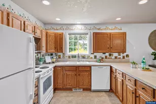 1123 N Gardner Ave, Stayton, OR 97383 - Photo 8