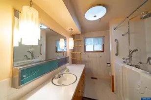 11124 Wagner Rd, Lyons, OR 97358 - Photo 16