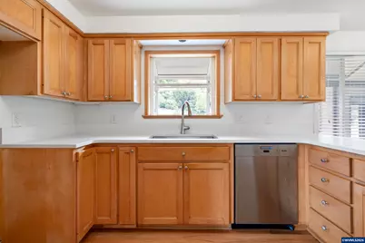 1150 Linnwood Dr NE, Albany, OR 97322 - Photo 4