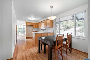 1150 Linnwood Dr NE, Albany, OR 97322 - Photo 8