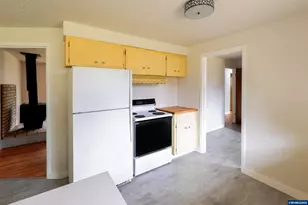 1210 Riverbend Rd NW, Salem, OR 97304 - Photo 8