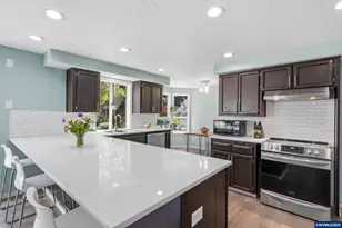 1904 Westport St NW, Salem, OR 97304 - Photo 4