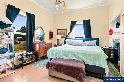 90 E B St, Halsey, OR 97348 - Photo 16