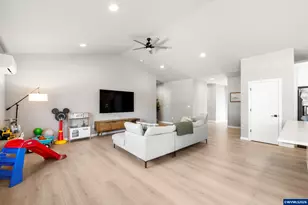 1703 Wilson Ct, Monmouth, OR 97361 - Photo 10