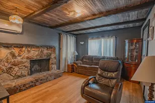 628 Oak St, Brownsville, OR 97327 - Photo 4