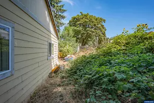 628 Oak St, Brownsville, OR 97327 - Photo 12