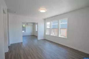 127 S Williams St, Lebanon, OR 97355 - Photo 12