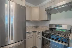 127 S Williams St, Lebanon, OR 97355 - Photo 8