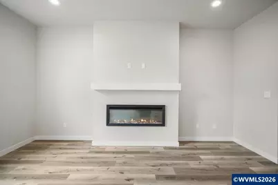 221 NW Royal Av, Dallas, OR 97338 - Photo 6