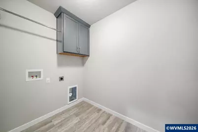 221 NW Royal Av, Dallas, OR 97338 - Photo 24