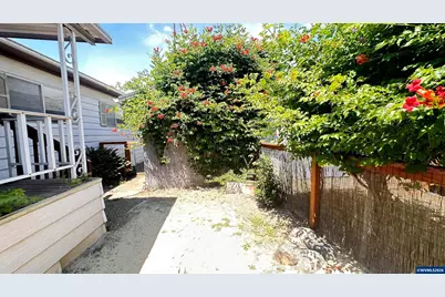 5422 Portland Rd NE #129, Salem, OR 97305 - Photo 32