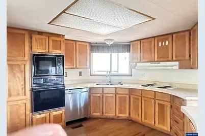 5422 Portland Rd NE #129, Salem, OR 97305 - Photo 10
