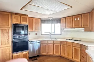 5422 Portland Rd NE, Salem, OR 97305 - Photo 10
