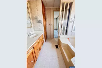 5422 Portland Rd NE #129, Salem, OR 97305 - Photo 18