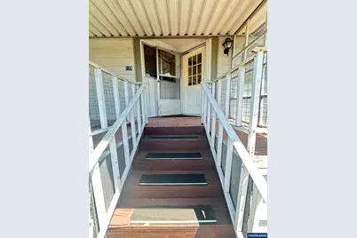 5422 Portland Rd NE #129, Salem, OR 97305 - Photo 2
