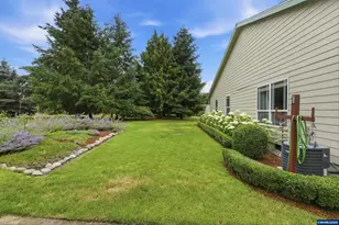 400 Hickory Ct, Lyons, OR 97358 - Photo 6
