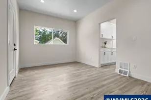 260 20th St SE, Salem, OR 97301 - Photo 8