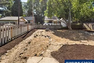 260 20th St SE, Salem, OR 97301 - Photo 26
