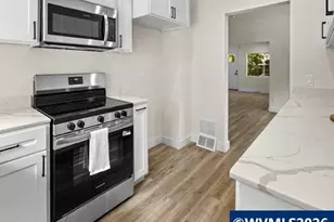 260 20th St SE, Salem, OR 97301 - Photo 12