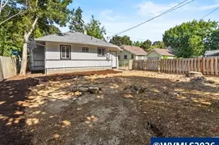 260 20th St SE, Salem, OR 97301 - Photo 28