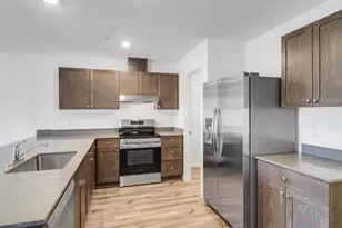 1477 Laura Vista Dr NW, Albany, OR 97321 - Photo 2