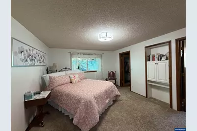1866 Woodstock Cir NW, Salem, OR 97304 - Photo 12