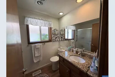 1866 Woodstock Cir NW, Salem, OR 97304 - Photo 14