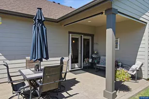 1589 SE Loganberry St, Dallas, OR 97338 - Photo 38