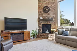 1589 SE Loganberry St, Dallas, OR 97338 - Photo 28