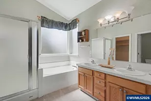 1915 Cascade Heights Dr NW, Albany, OR 97321 - Photo 24