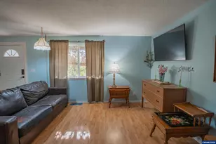 265 S 7th St, Jefferson, OR 97352 - Photo 8