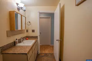 265 S 7th St, Jefferson, OR 97352 - Photo 12
