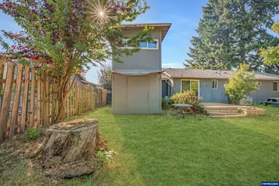 265 S 7th St, Jefferson, OR 97352 - Photo 16