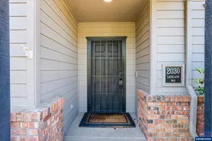 2030 Lakeland Way, Eugene, OR 97408 - Photo 2