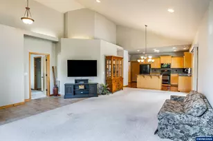 2030 Lakeland Way, Eugene, OR 97408 - Photo 6