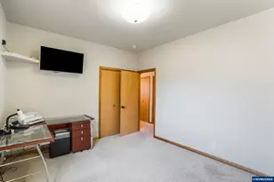 2030 Lakeland Way, Eugene, OR 97408 - Photo 16
