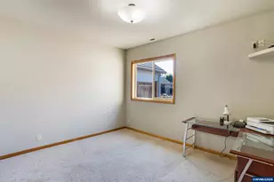 2030 Lakeland Way, Eugene, OR 97408 - Photo 14