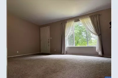 229 N Main St, Coos Bay, OR 97420 - Photo 4
