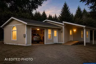 229 N Main St, Coos Bay, OR 97420 - Photo 2